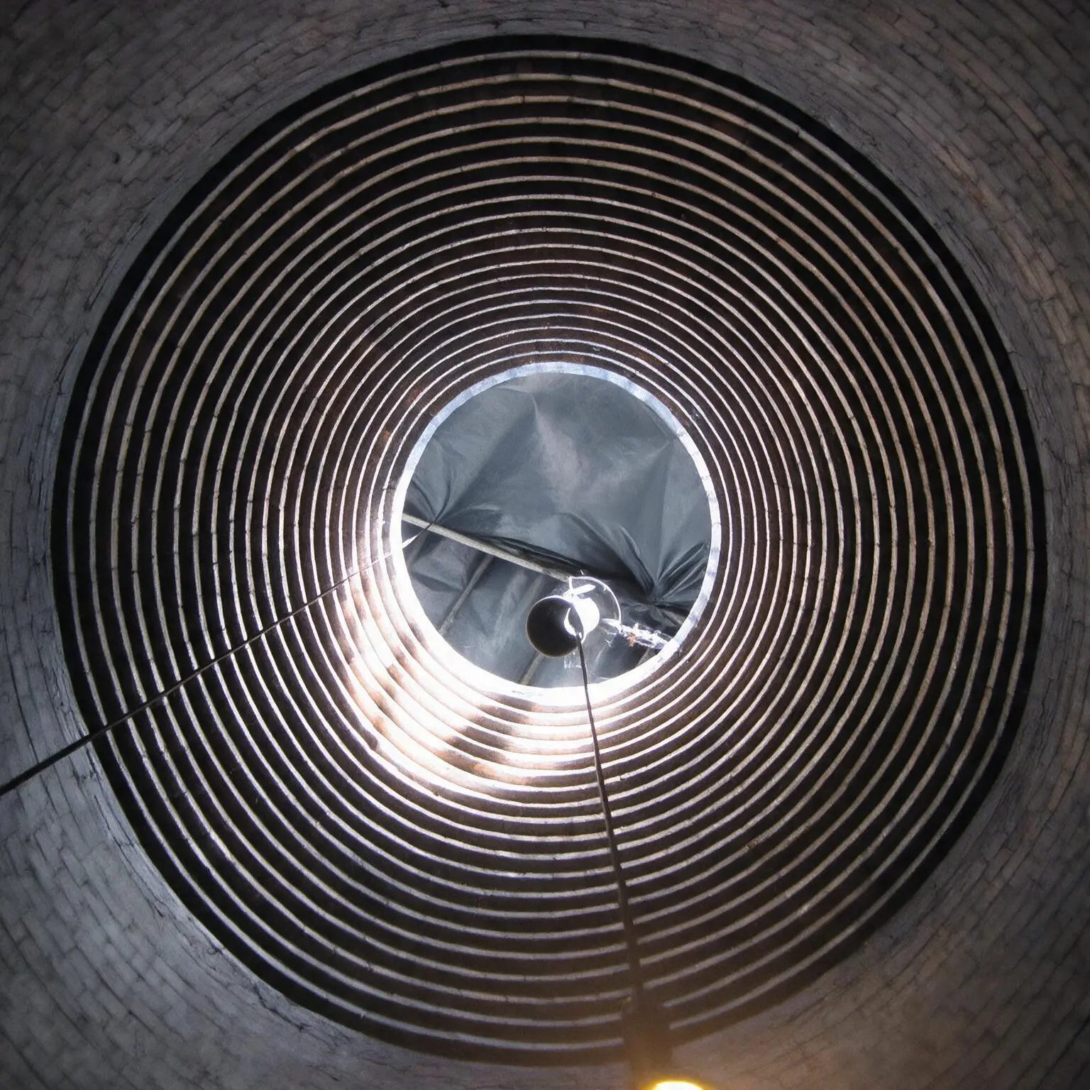 Revestimento refratário interno de forno